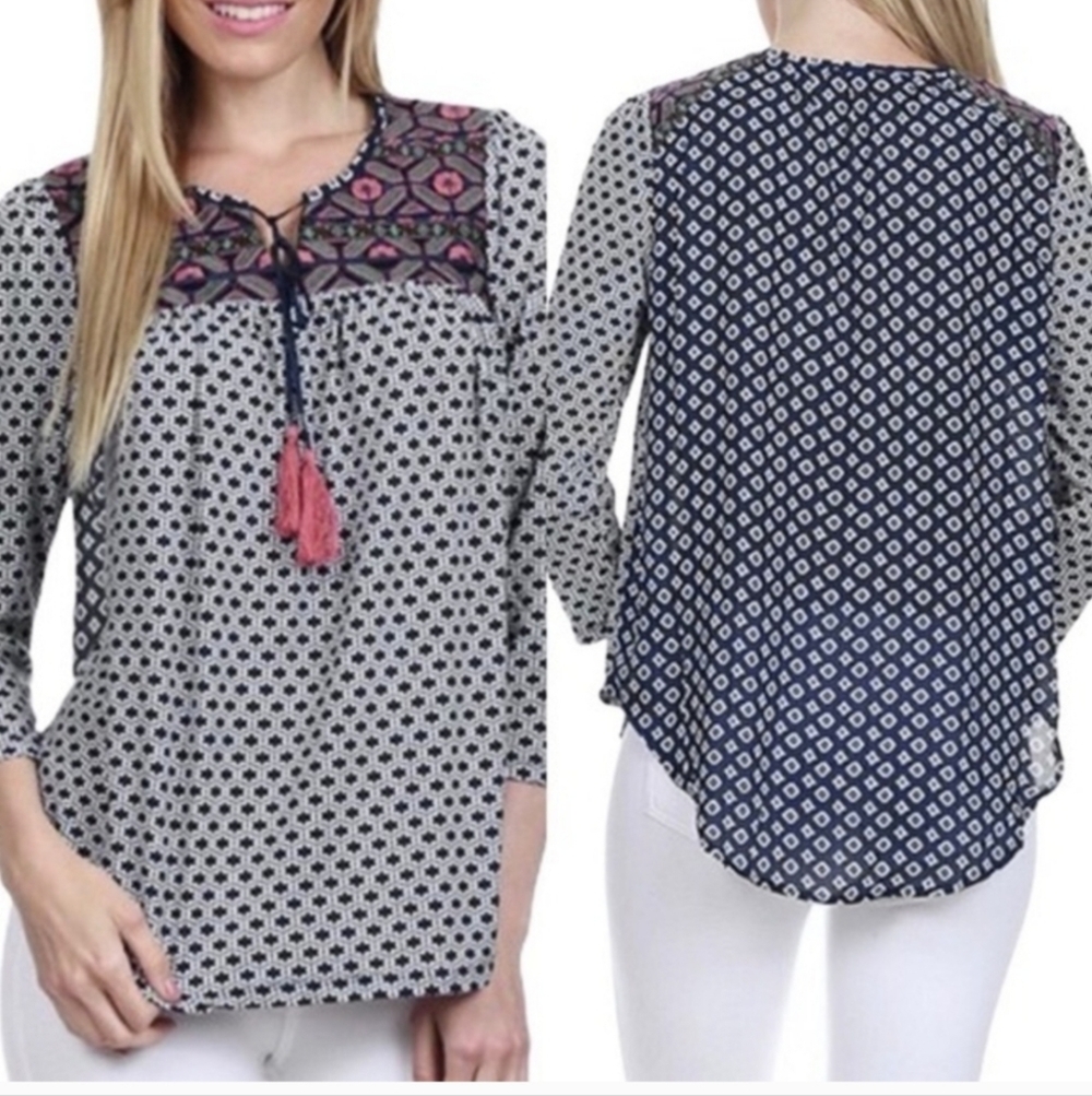 Ezra Cubella Aztec Embroidered Hi Low Hem V Neck Tassled Top Size Small